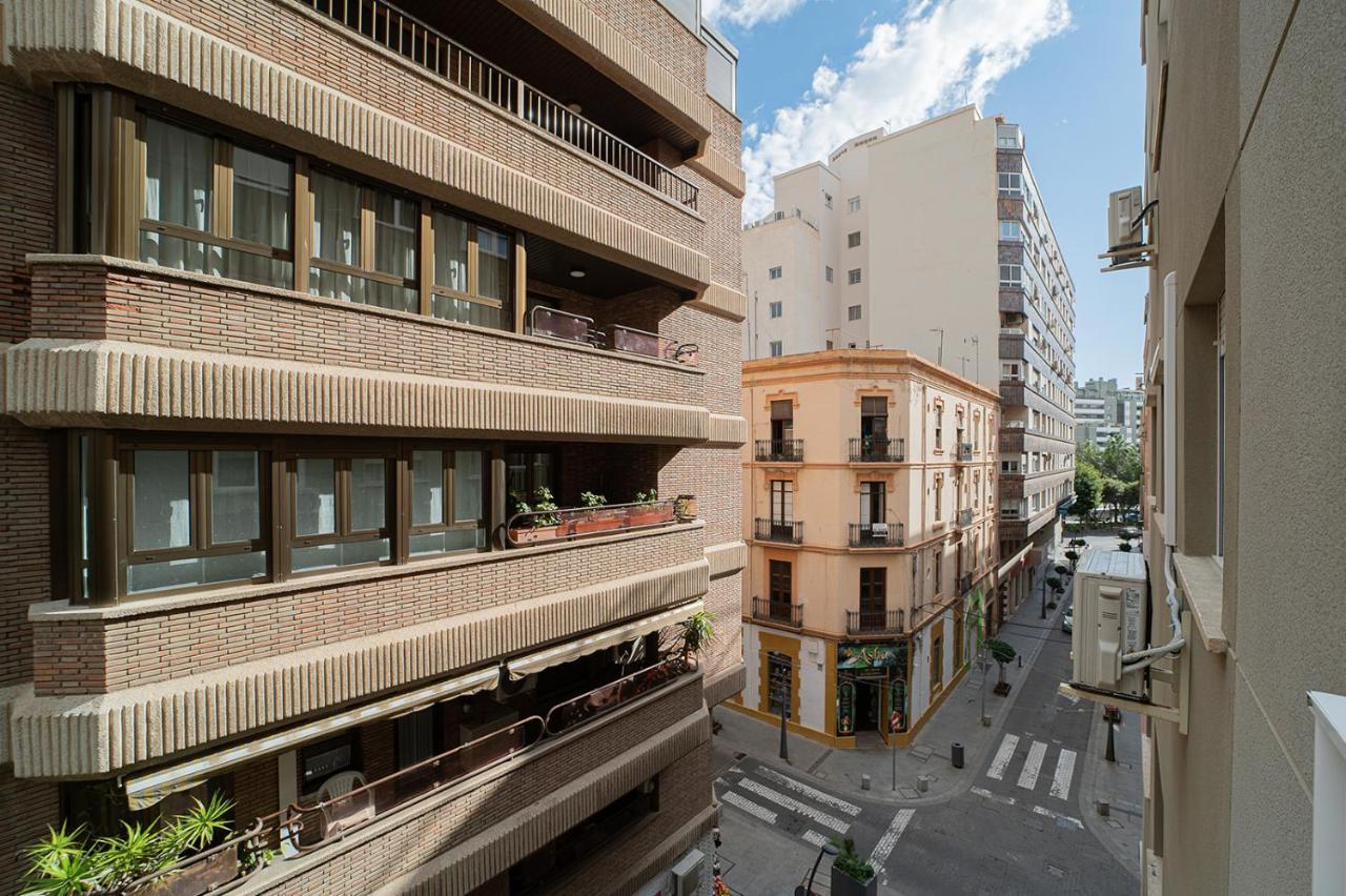 Expoholidays - General Tamayo Parking Gratis Almería Exterior photo