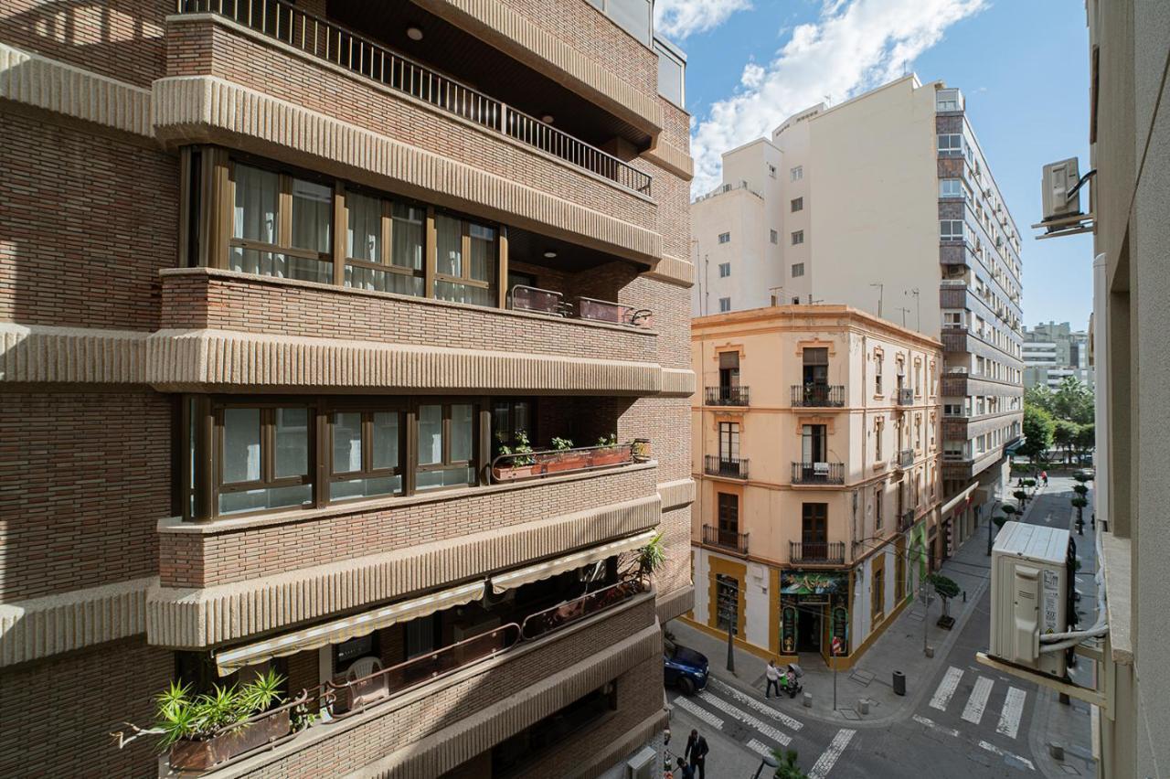 Expoholidays - General Tamayo Parking Gratis Almería Exterior photo
